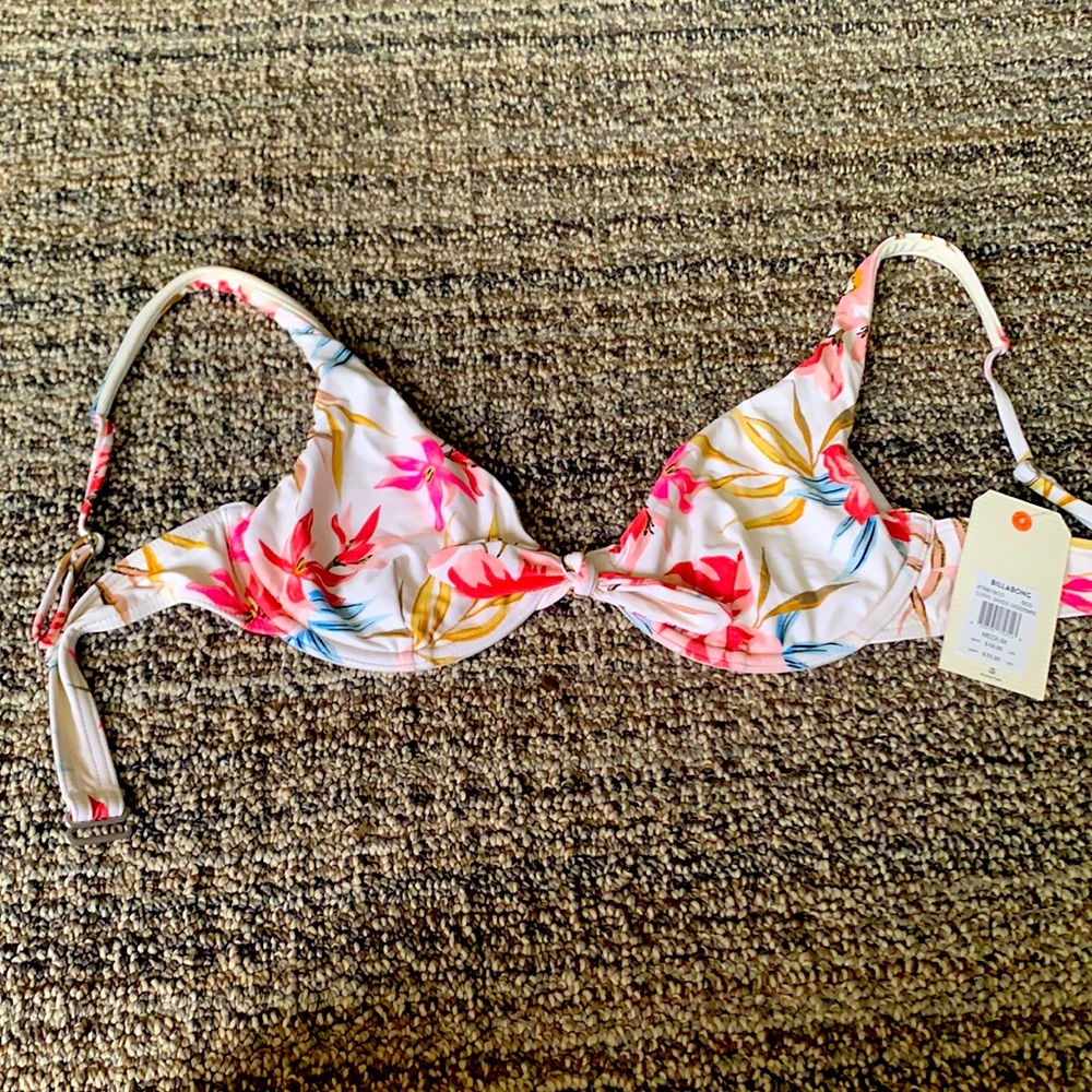 NWT BILLABONG BIKINI TOP